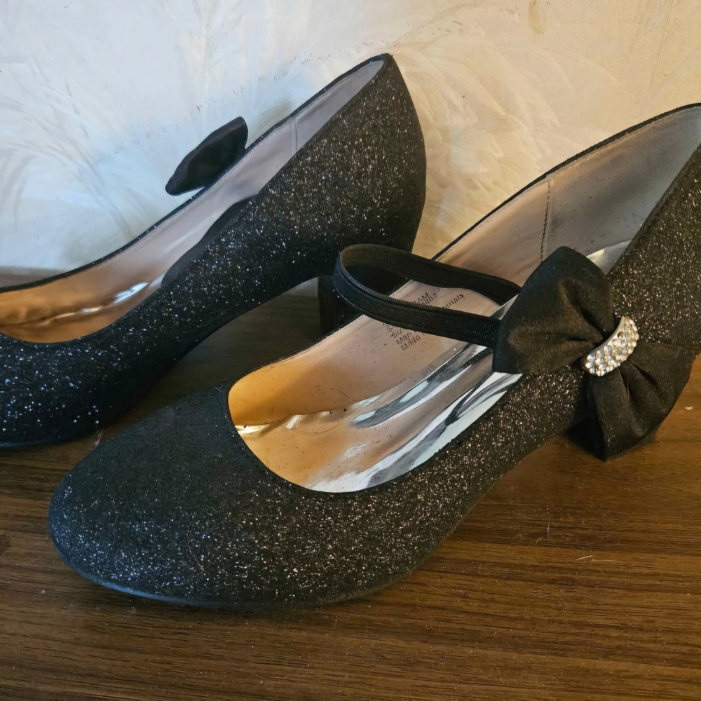 Badgley Mischka Girl's Kylie Viv Block Heel Pumps Sparkly